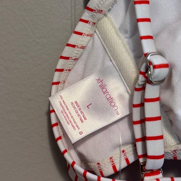 Xhilaration Red and White Striped Bandeau Bikini Top Size Large NWT! - Picture 4 of 5